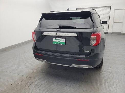 Used 2022 Ford Explorer XLT w/ Equipment Group 202A image 7