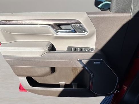 Used 2025 Chevrolet Silverado 1500 LTZ w/ LTZ Premium Package image 17