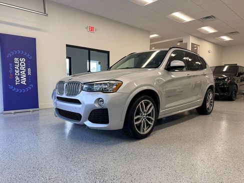 Used 2017 BMW X3 sDrive28i RWD image 4