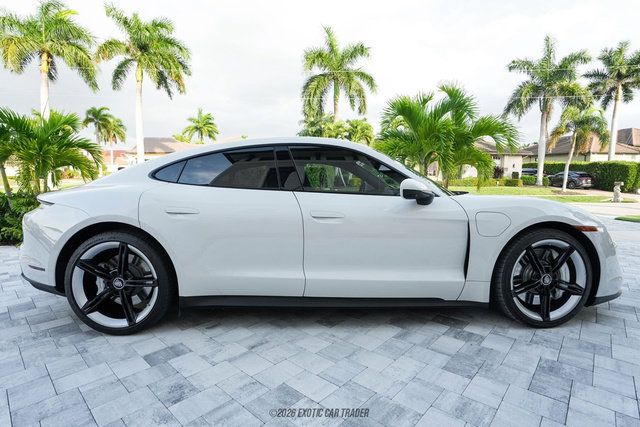 Used 2024 Porsche Taycan RWD image 9