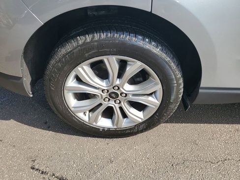 Used 2023 Ford Edge Titanium image 7