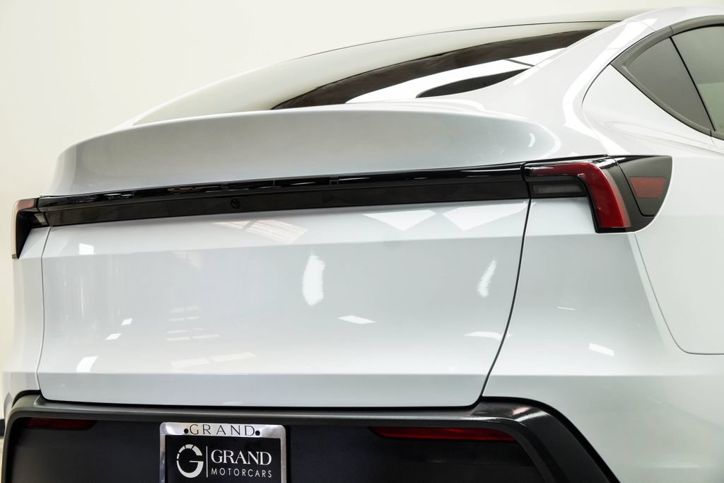 Used 2026 Tesla Model Y 2WD image 14