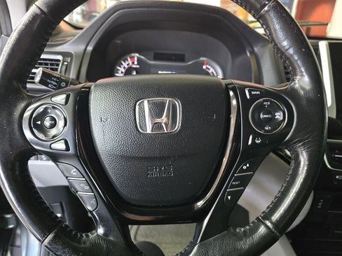 Used 2017 Honda Ridgeline RTL-E image 25