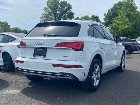 Used 2023 Audi Q5 2.0T Premium w/ Convenience Package AWD/4WD image 3