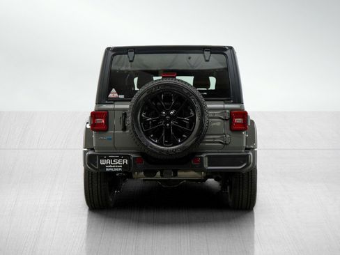 Used 2021 Jeep Wrangler Unlimited Sahara w/ Dual Top Group image 4