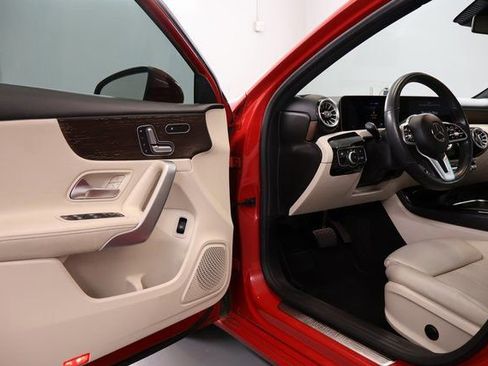 Used 2019 Mercedes-Benz A 220 image 8