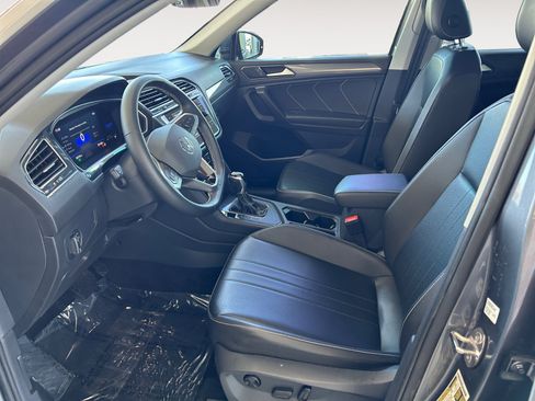 Used 2022 Volkswagen Tiguan SE FWD image 19