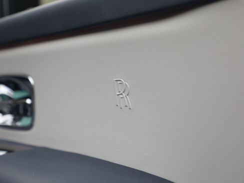 Used 2022 Rolls-Royce Cullinan Black Badge AWD/4WD image 32
