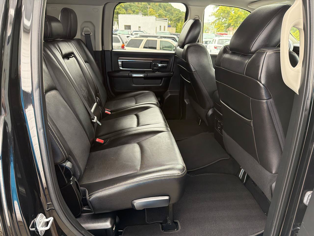 Used 2014 RAM 2500 Laramie w/ Black Appearance Group AWD/4WD image 12