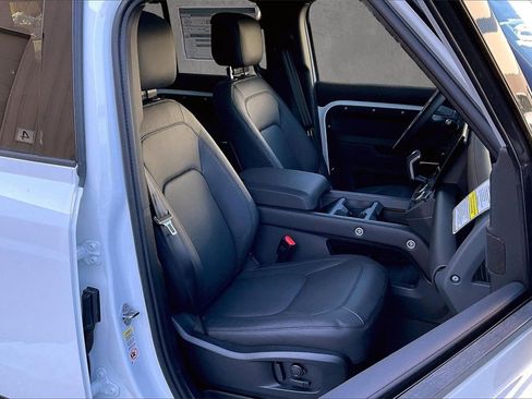 New 2026 Land Rover Defender 110 X-Dynamic SE image 11