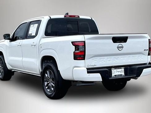 Used 2026 Nissan Frontier SV w/ Tow Package AWD/4WD image 4