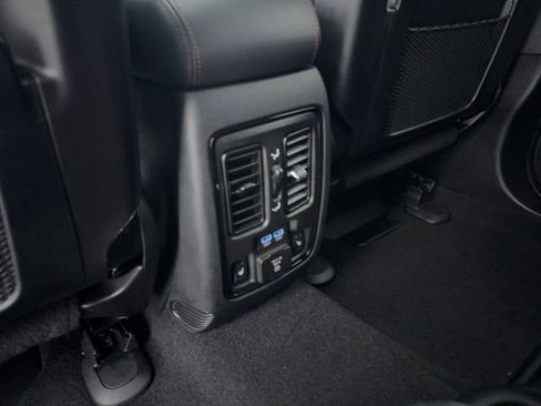 Used 2024 Dodge Durango GT image 27