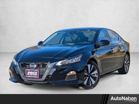 Used 2021 Nissan Altima 2.5 SV image 1