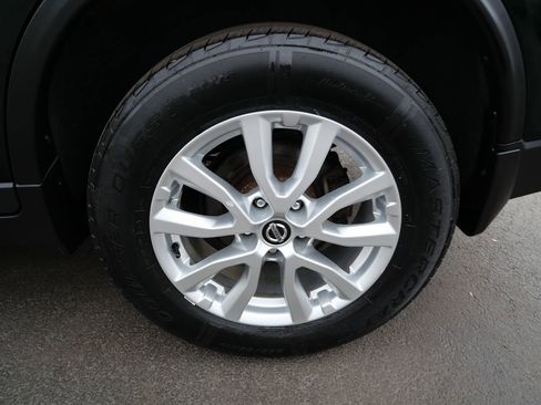 Used 2019 Nissan Rogue SV AWD/4WD image 37