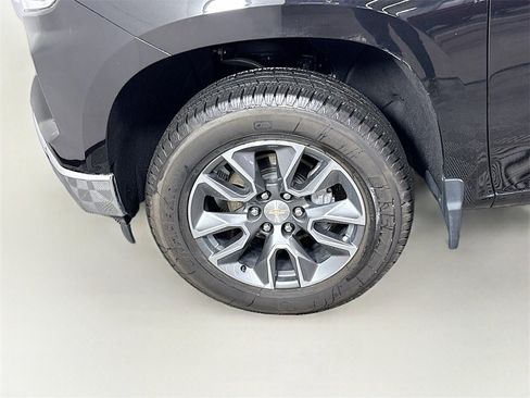Used 2024 Chevrolet Silverado 1500 LT image 23