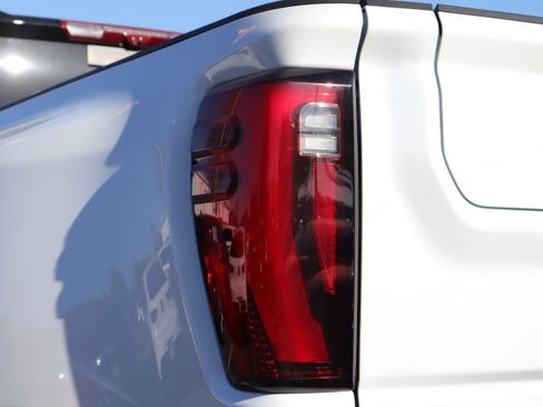 Used 2026 GMC Sierra 3500 Denali Ultimate w/ LPO, Black Badging Package image 35