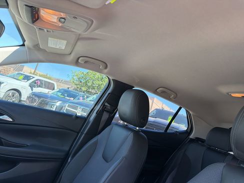 Used 2022 Buick Encore GX Preferred w/ Sport Touring Package FWD image 9