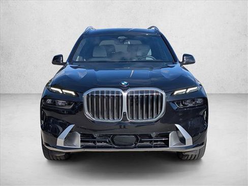Used 2025 BMW X7 xDrive40i w/ Executive Package AWD/4WD image 2