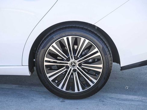 Used 2023 Mercedes-Benz CLA 250 image 11
