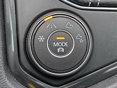 Used 2022 Volkswagen Tiguan SEL R-Line image 17