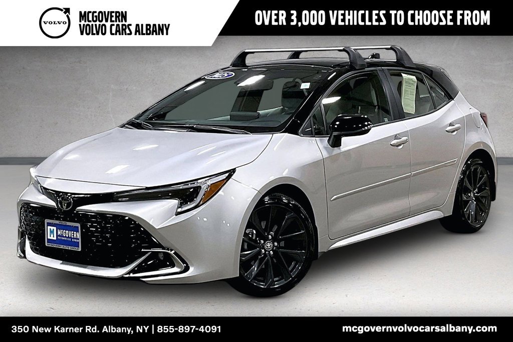 Used 2025 Toyota Corolla XSE FWD image 1
