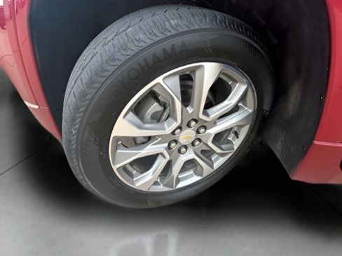Used 2020 Chevrolet Traverse Premier FWD image 27