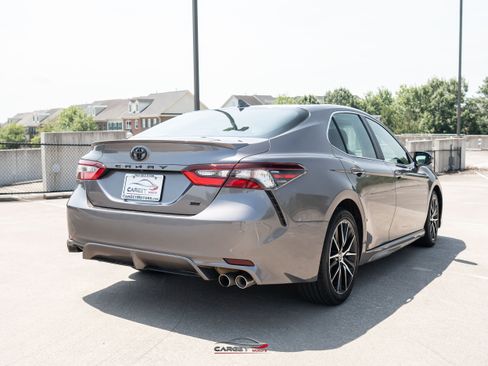 Used 2021 Toyota Camry SE FWD image 7