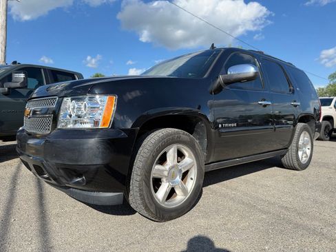 Used 2008 Chevrolet Tahoe LTZ w/ LTZ Preferred Equipment Group AWD/4WD image 2
