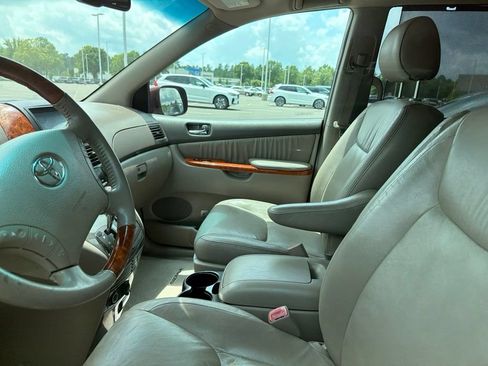Used 2008 Toyota Sienna XLE Limited FWD image 13