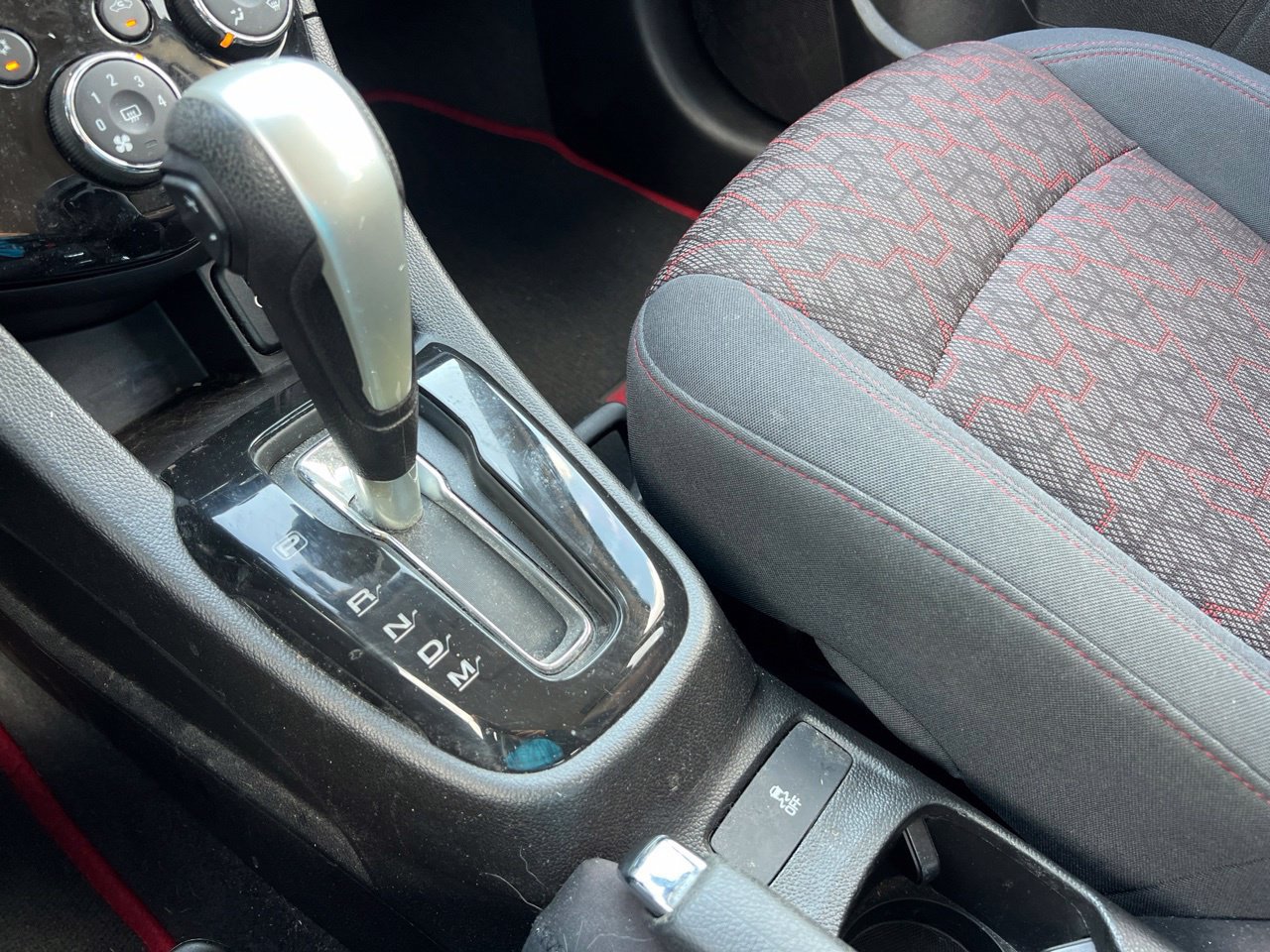 Used 2018 Chevrolet Sonic LT FWD image 21