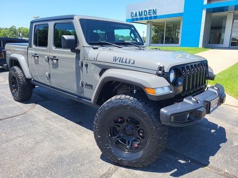 Used 2022 Jeep Gladiator Sport AWD/4WD image 2