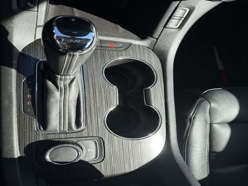 Used 2019 GMC Acadia SLT w/ LPO, Black Accent Package image 26