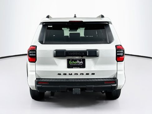 Used 2025 Toyota 4Runner SR5 AWD/4WD image 7