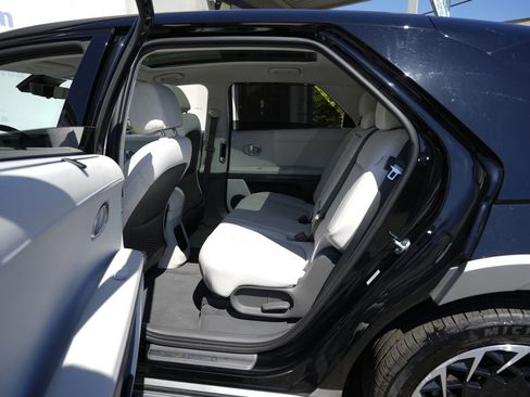 Used 2024 Hyundai Ioniq 5 Limited AWD/4WD image 25
