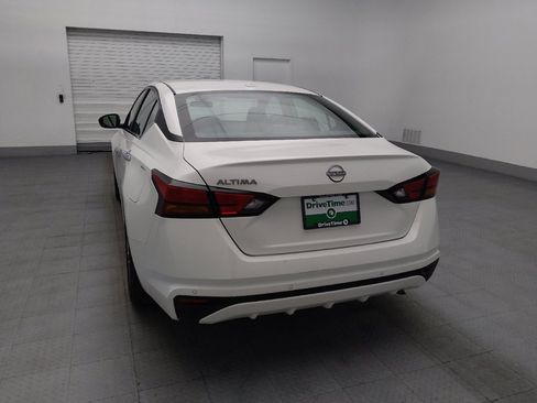Used 2025 Nissan Altima 2.5 SV FWD image 6