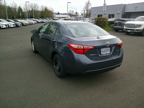 Used 2017 Toyota Corolla LE image 3