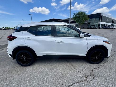 Used 2022 Nissan Kicks SV FWD image 6