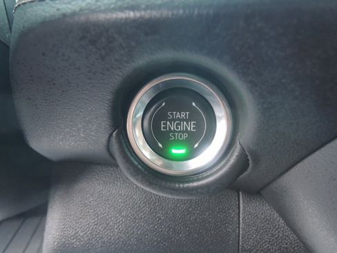 Used 2025 Chevrolet Suburban High Country image 24