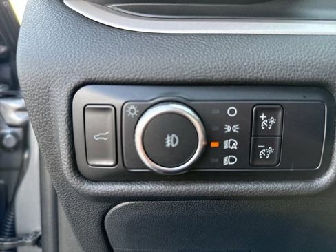 Used 2023 Ford Explorer XLT w/ Equipment Group 202A image 12