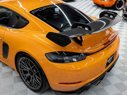 Used 2025 Porsche 718 Cayman GT4 RS image 36