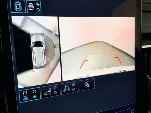 Used 2025 GMC Acadia Elevation image 21