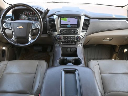 Used 2019 Chevrolet Suburban LT RWD image 9