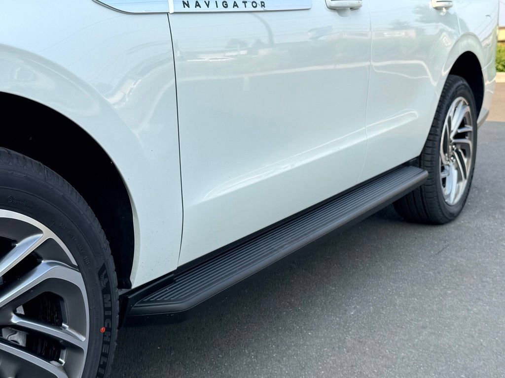 New 2027 Lincoln Navigator Premiere AWD/4WD image 37
