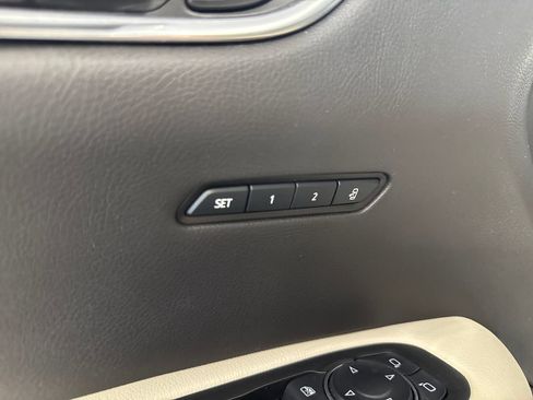Used 2020 Cadillac XT6 Sport AWD/4WD image 32