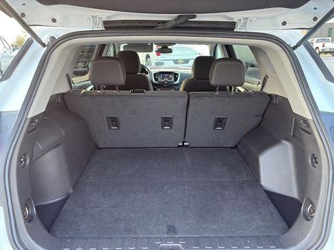 Certified 2024 GMC Terrain SLE image 11