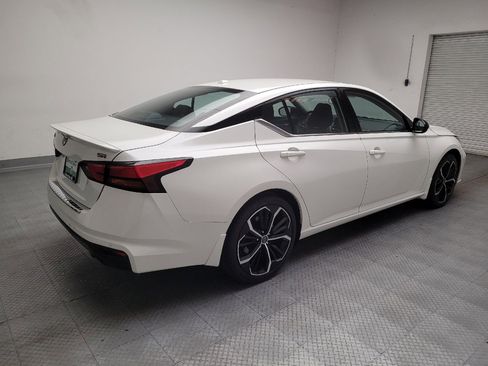 Used 2023 Nissan Altima 2.5 SR FWD image 9