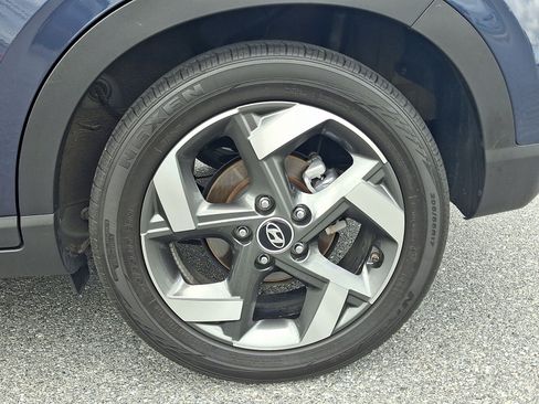 Certified 2023 Hyundai Venue Limited FWD image 9
