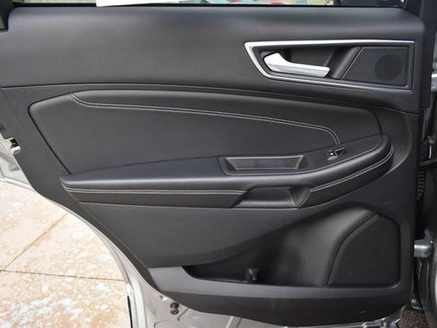 Used 2024 Ford Edge Titanium image 35