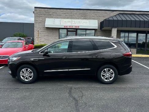 Used 2018 Buick Enclave Premium w/ Trailering Package AWD/4WD image 2