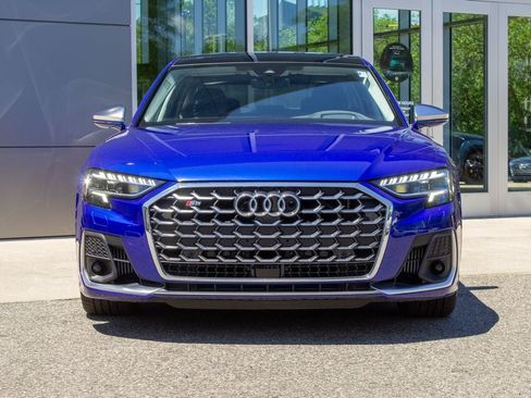 Used 2023 Audi S8 w/ S8 Comfort Plus Package AWD/4WD image 2